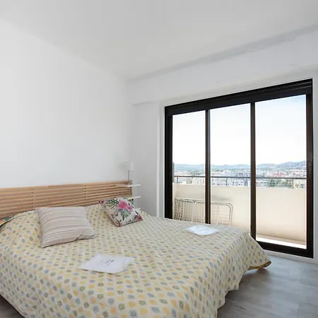 Апартаменты Beau T3 Pour 4 Personnes, Vue Mer, Au Lavandou - Fr-1-803-40 *