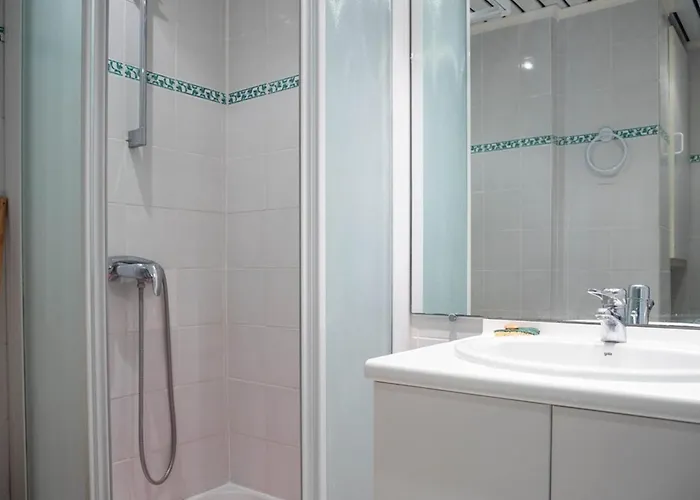 Beau T3 Pour 4 Personnes, Vue Mer, Au Lavandou - Fr-1-803-40