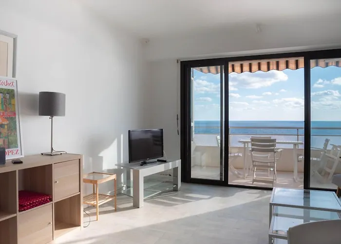 Beau T3 Pour 4 Personnes, Vue Mer, Au Lavandou - Fr-1-803-40 Apartman *